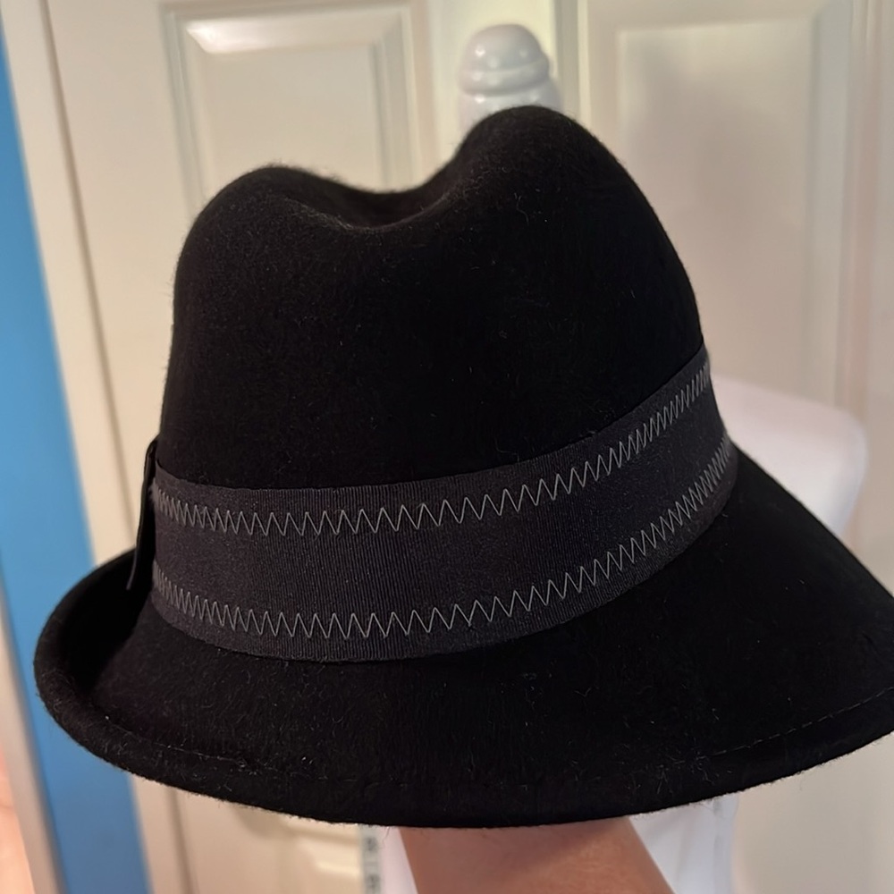 Women’s Goorin Bros black fedora medium